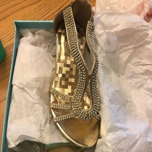 Girls size 4 pageant heels